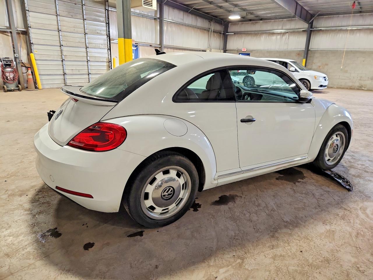 2015 VOLKSWAGEN BEETLE 1.8T photo 7