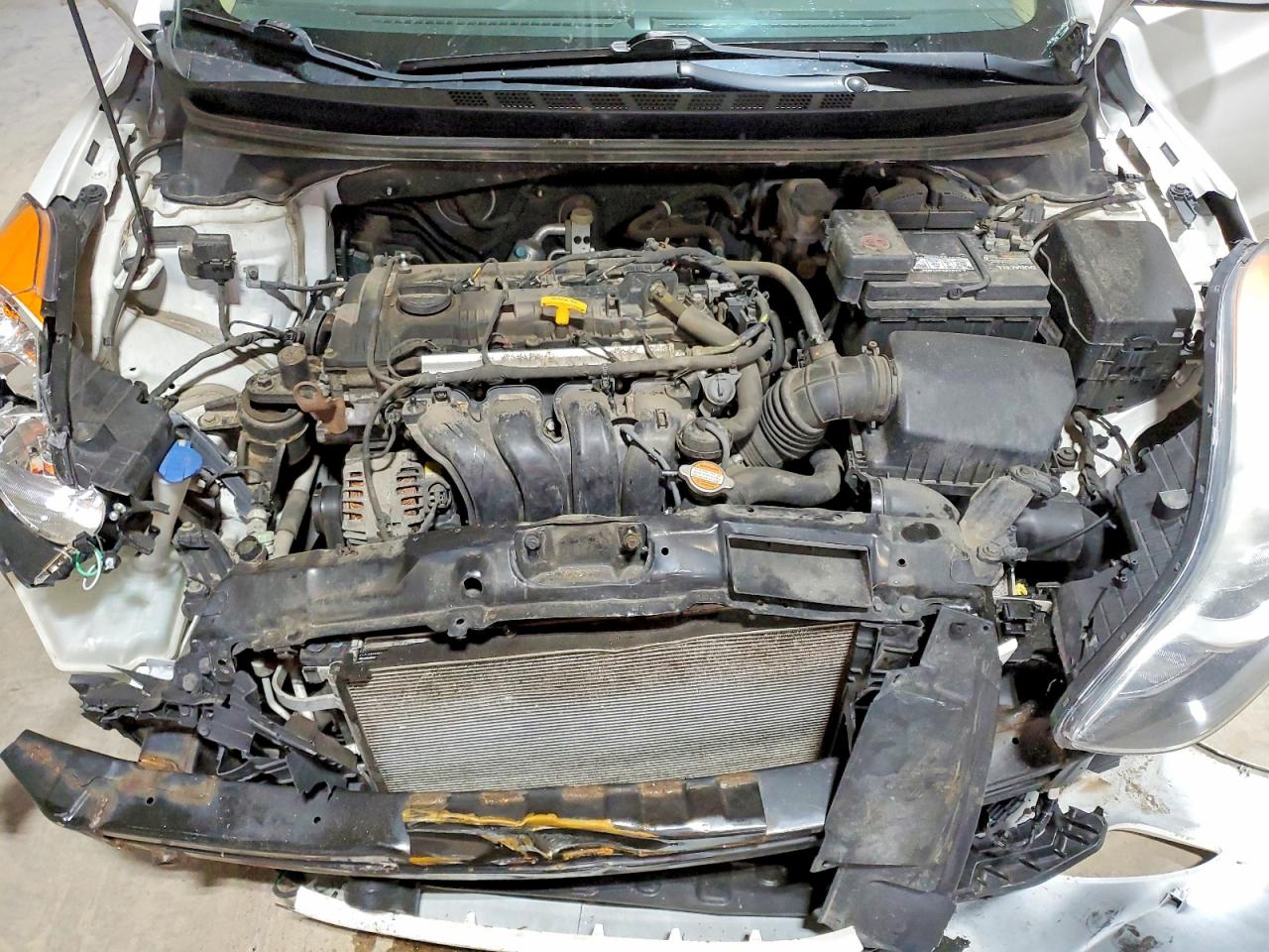 2013 HYUNDAI ELANTRA GLS photo 11