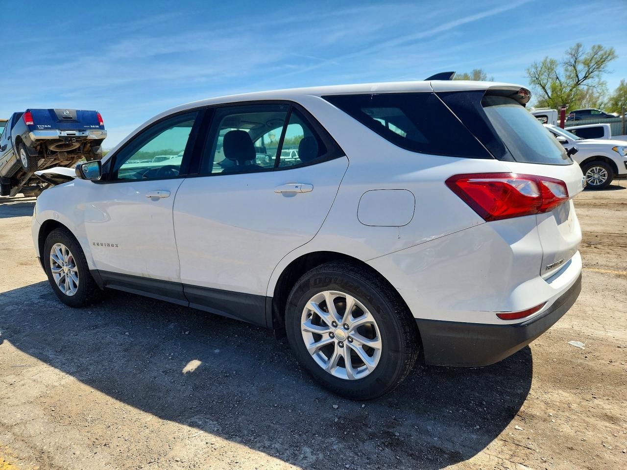 2019 CHEVROLET EQUINOX LS photo 4