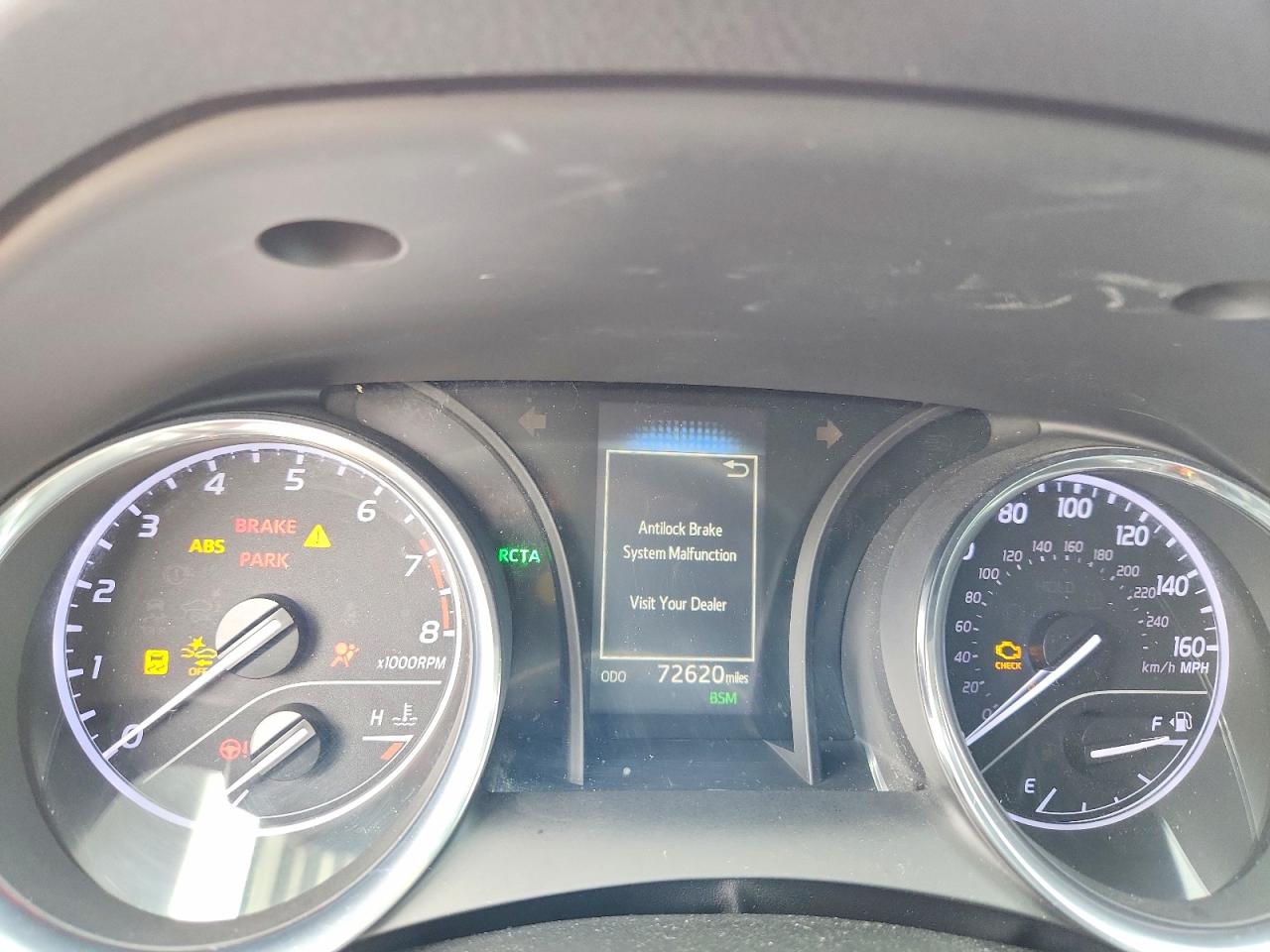 2019 TOYOTA CAMRY SE photo 9