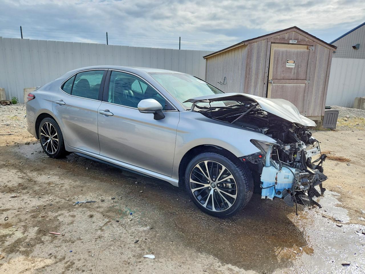 2019 TOYOTA CAMRY SE photo 4