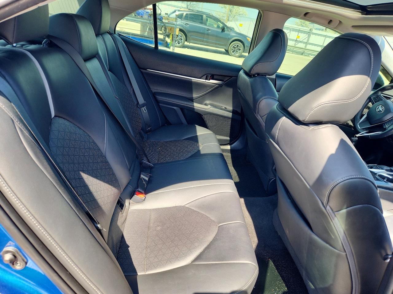 2018 TOYOTA CAMRY XSE photo 19