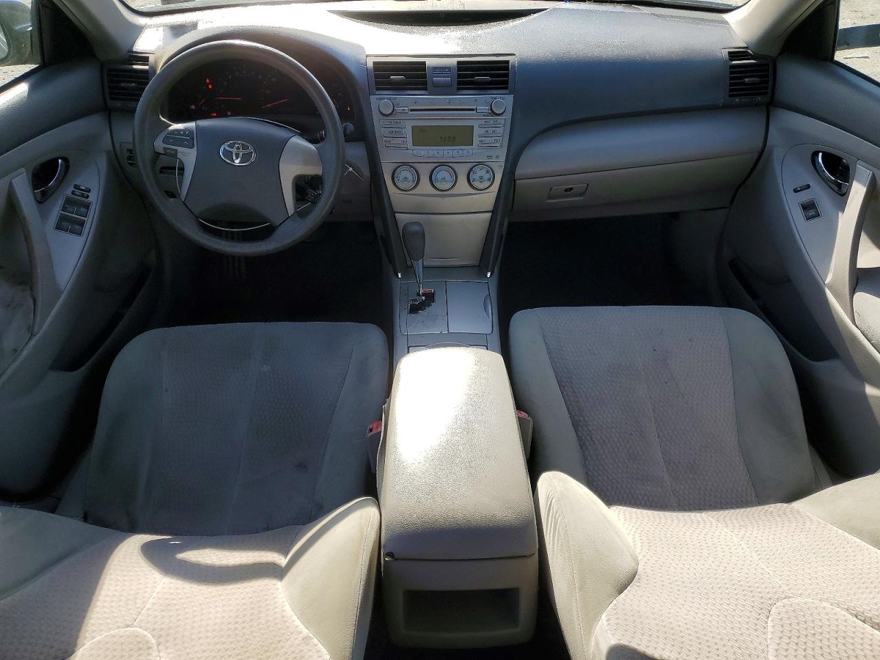 2011 TOYOTA CAMRY LE photo 15