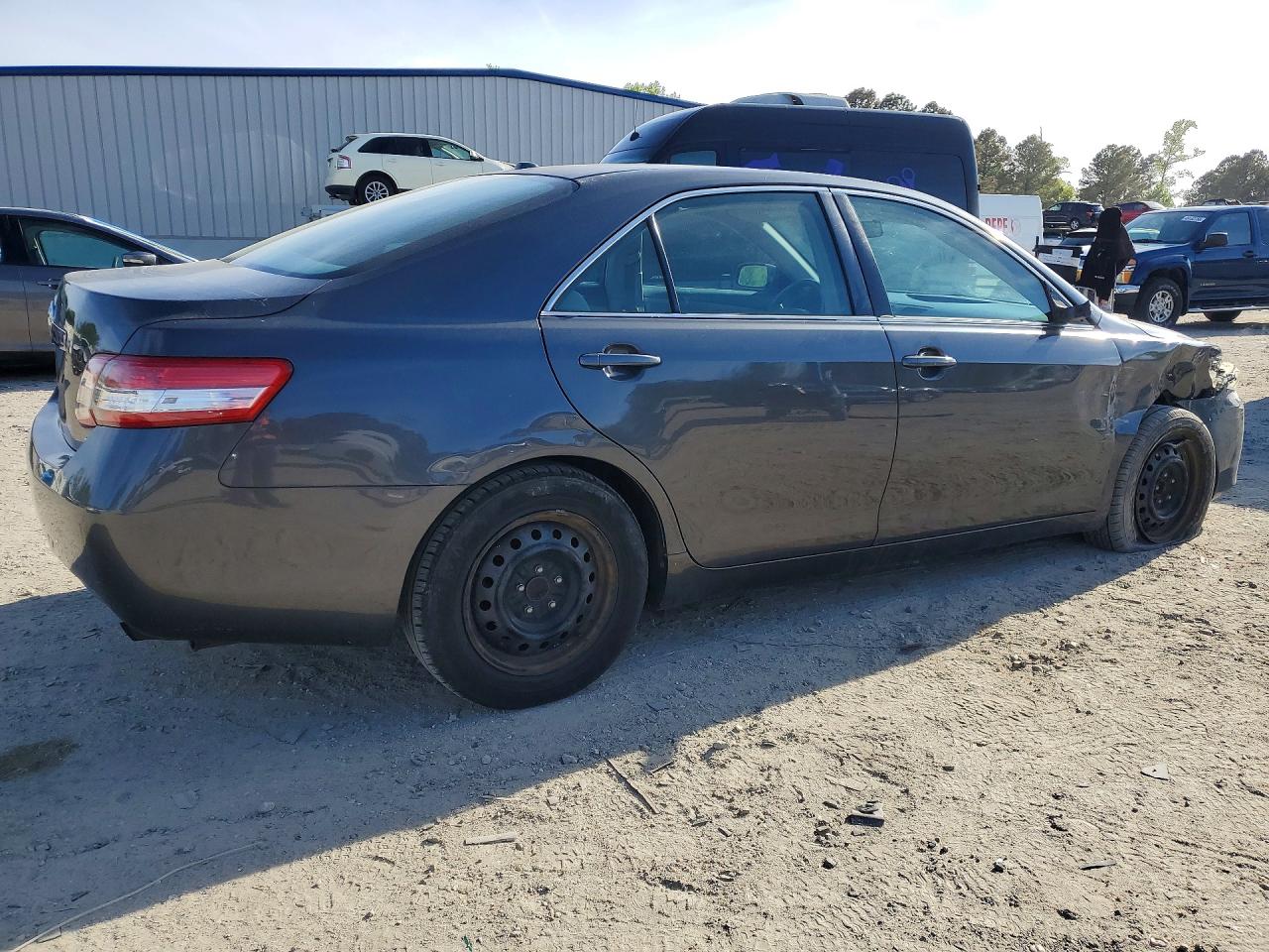 2011 TOYOTA CAMRY LE photo 5