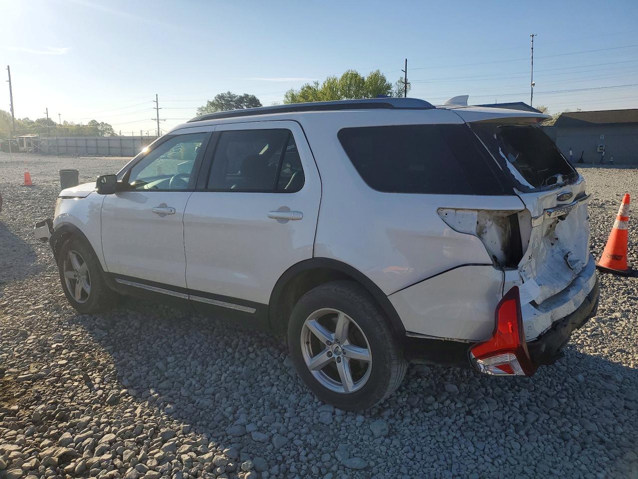 2016 FORD EXPLORER photo 3