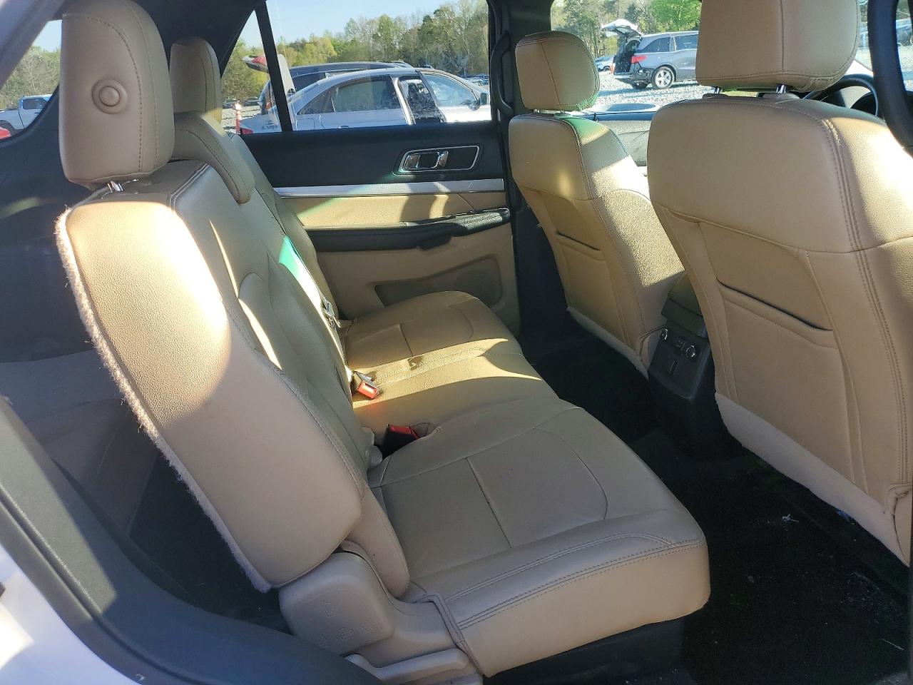 2016 FORD EXPLORER photo 21