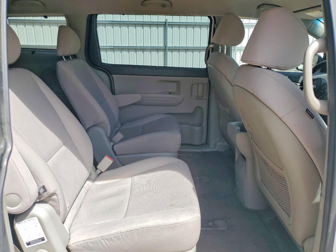 2016 KIA SEDONA LX photo 31