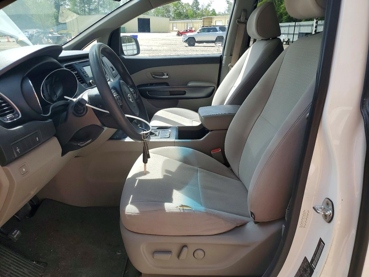 2016 KIA SEDONA LX photo 19