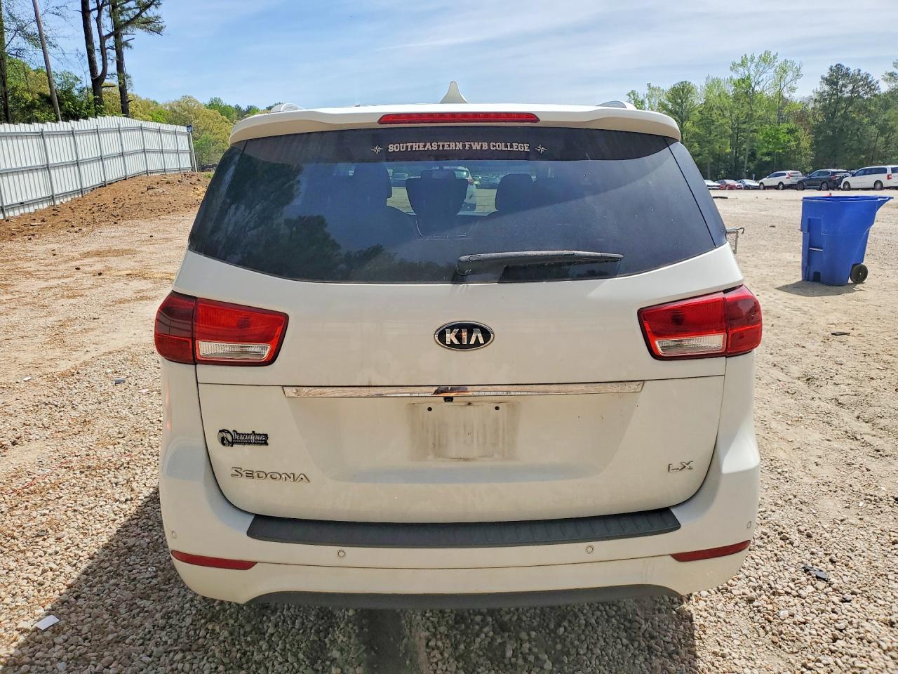 2016 KIA SEDONA LX photo 16