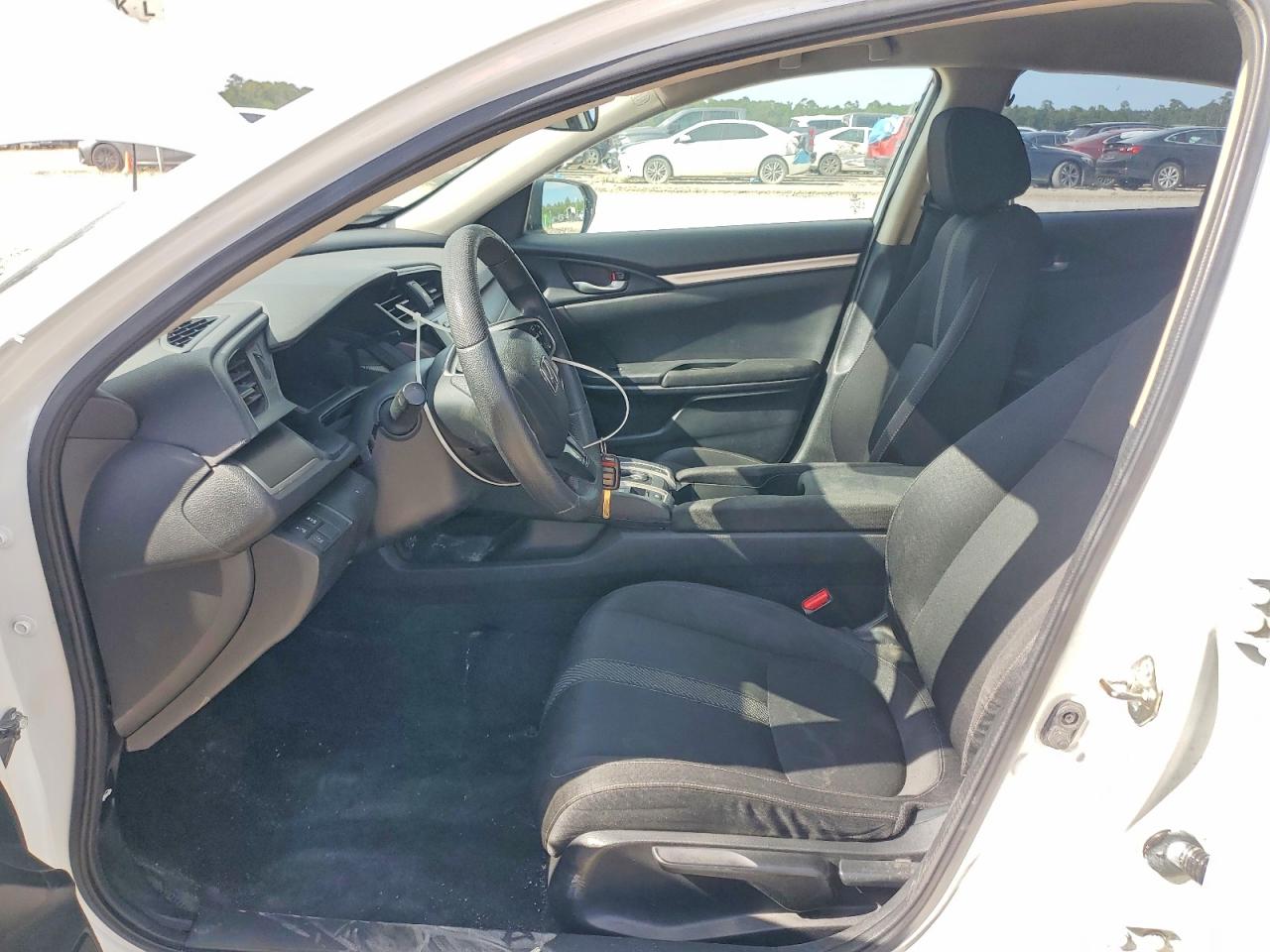 2020 HONDA CIVIC LX photo 19