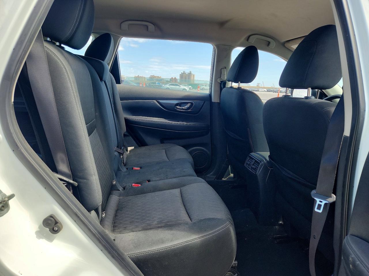 2018 NISSAN ROGUE S photo 19