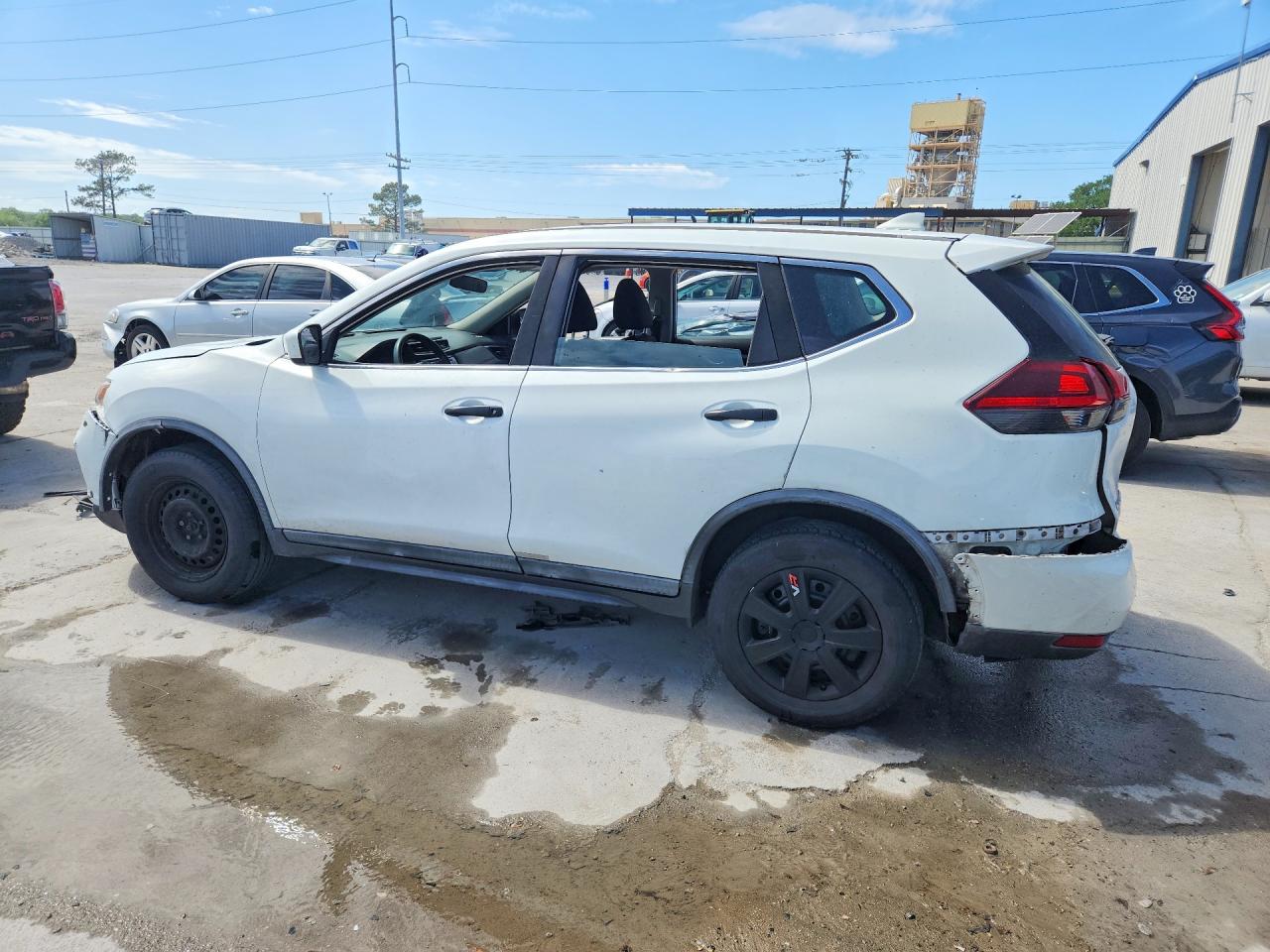 2018 NISSAN ROGUE S photo 3