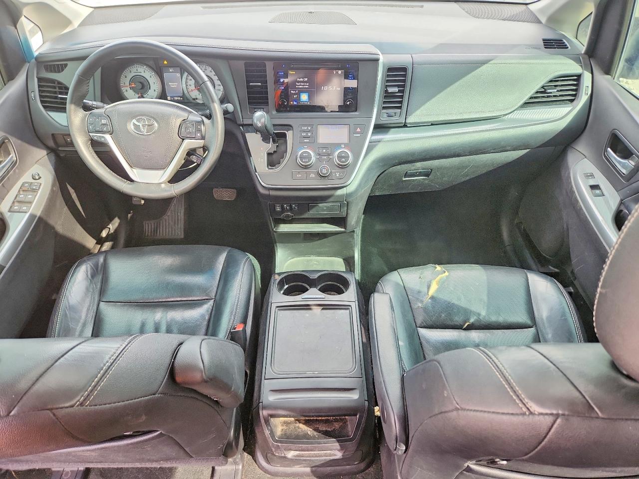 2017 TOYOTA SIENNA SE 8-PASSENGER photo 15