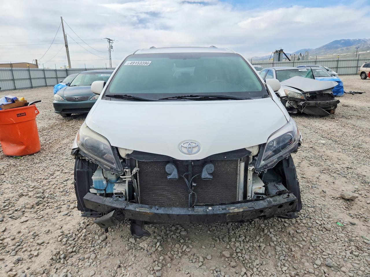 2017 TOYOTA SIENNA SE 8-PASSENGER photo 9