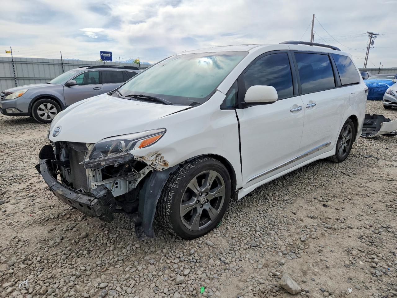 2017 TOYOTA SIENNA