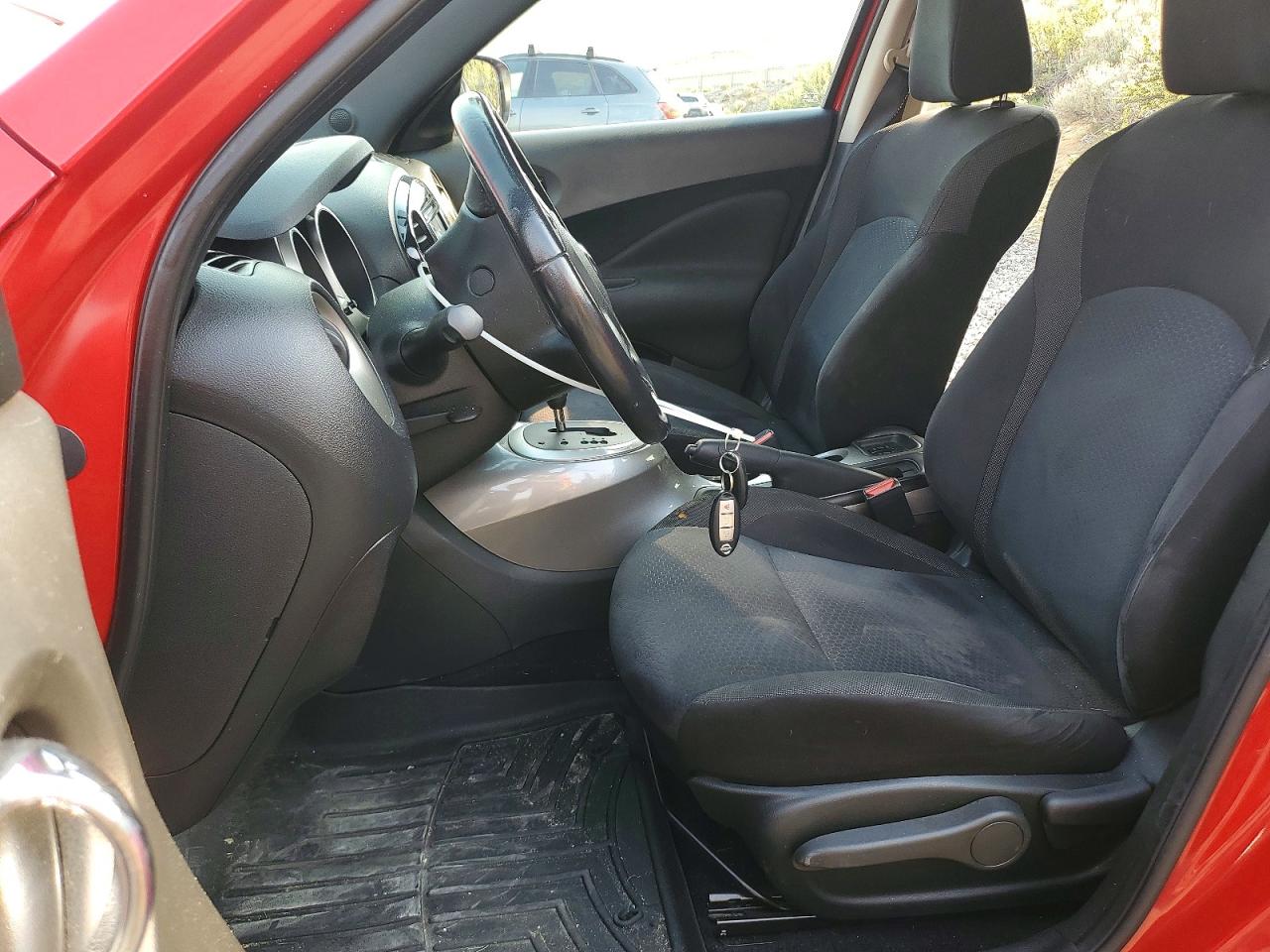 2015 NISSAN JUKE SV photo 19