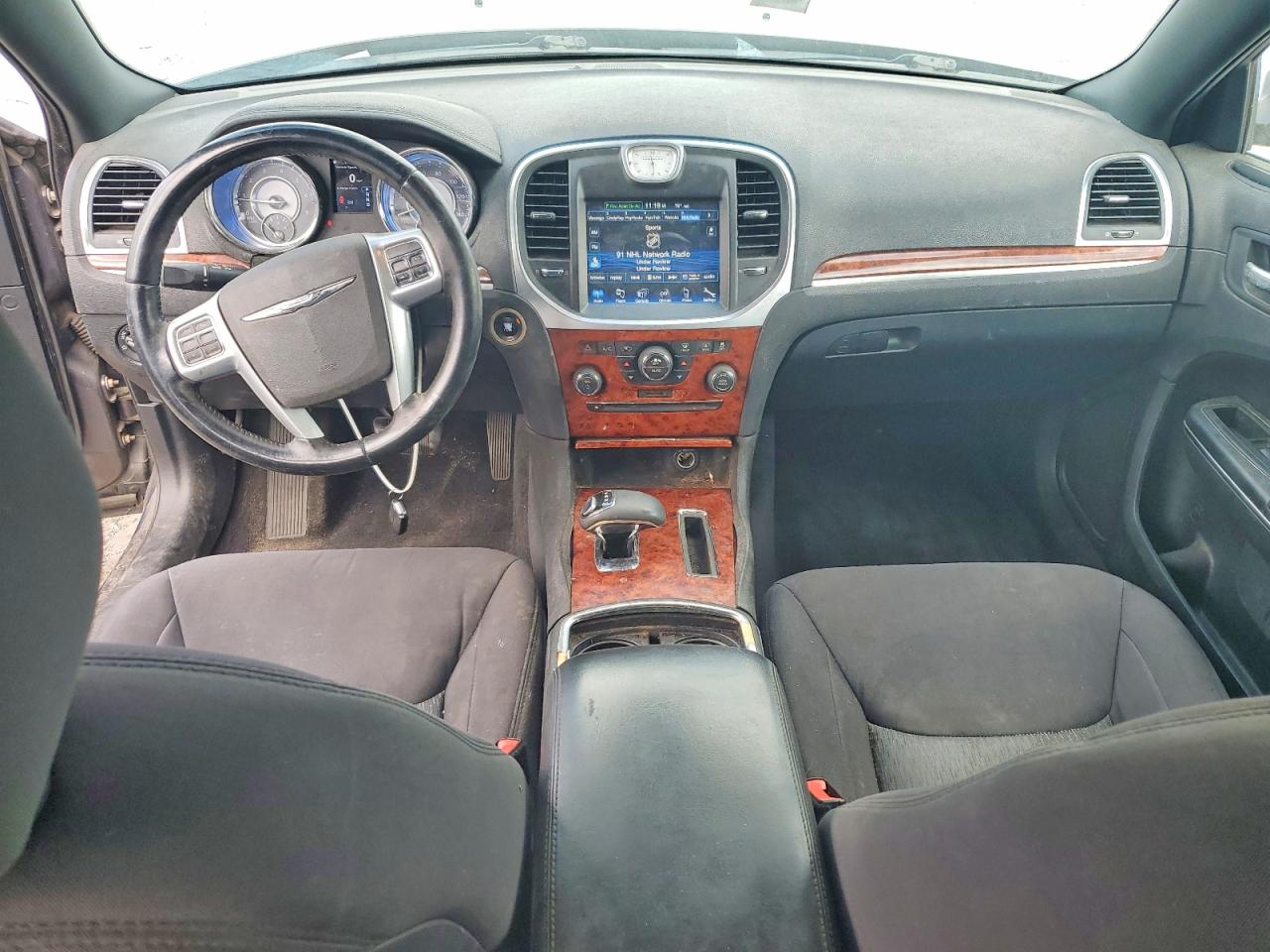 2014 CHRYSLER 300 photo 8