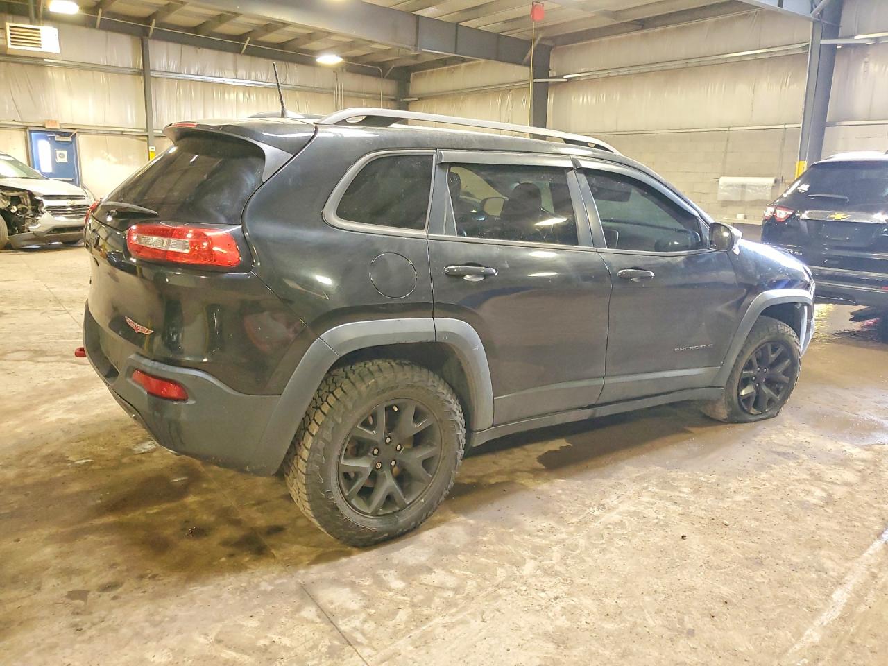 2016 JEEP CHEROKEE TRAILHAWK photo 3