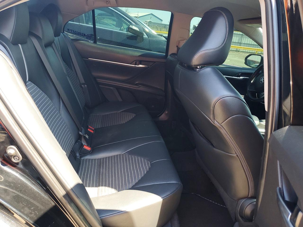 2021 TOYOTA CAMRY SE photo 10