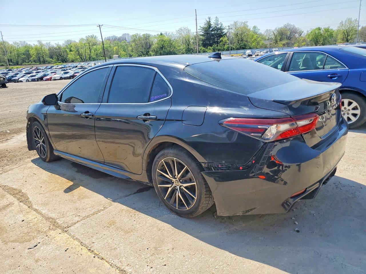 2021 TOYOTA CAMRY SE photo 2