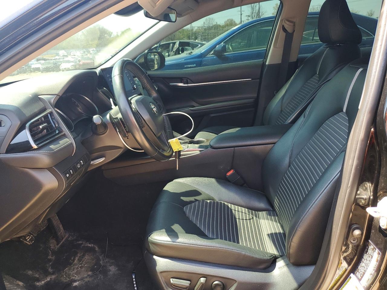 2021 TOYOTA CAMRY SE photo 7