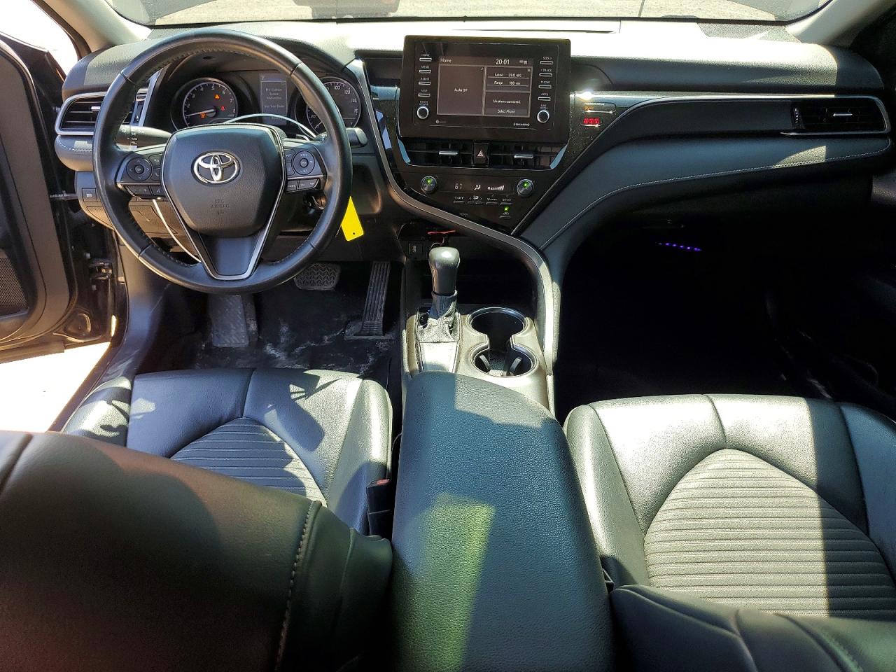 2021 TOYOTA CAMRY SE photo 8