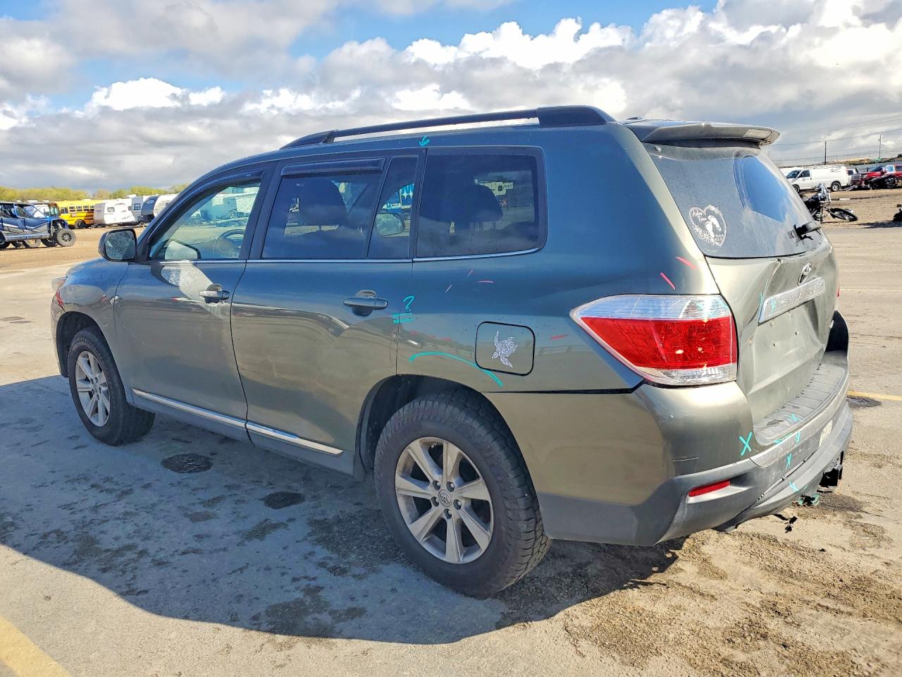 2011 TOYOTA HIGHLANDER SE photo 2
