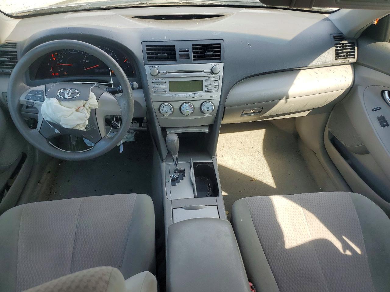 2011 TOYOTA CAMRY LE photo 15