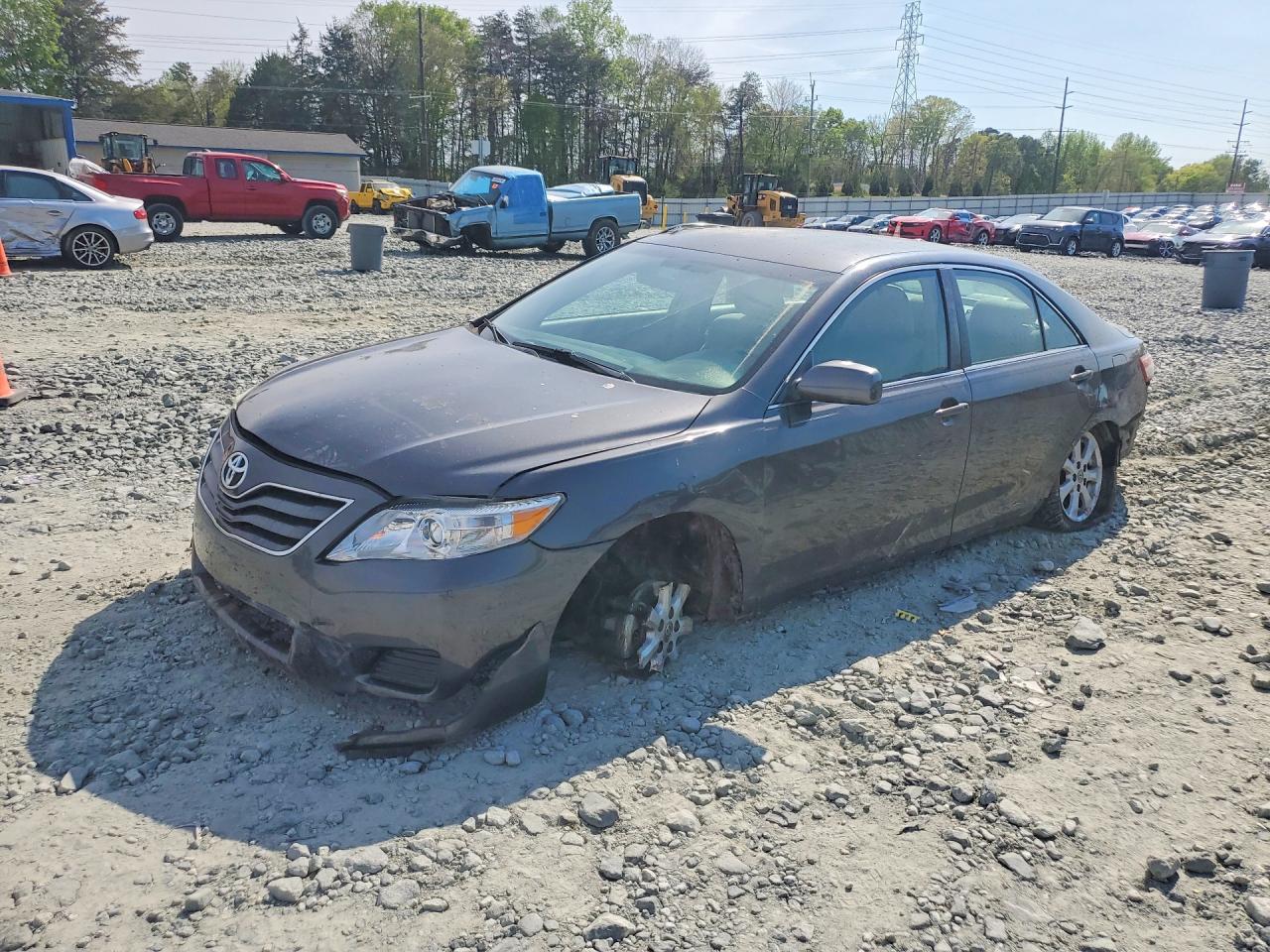 2011 TOYOTA CAMRY