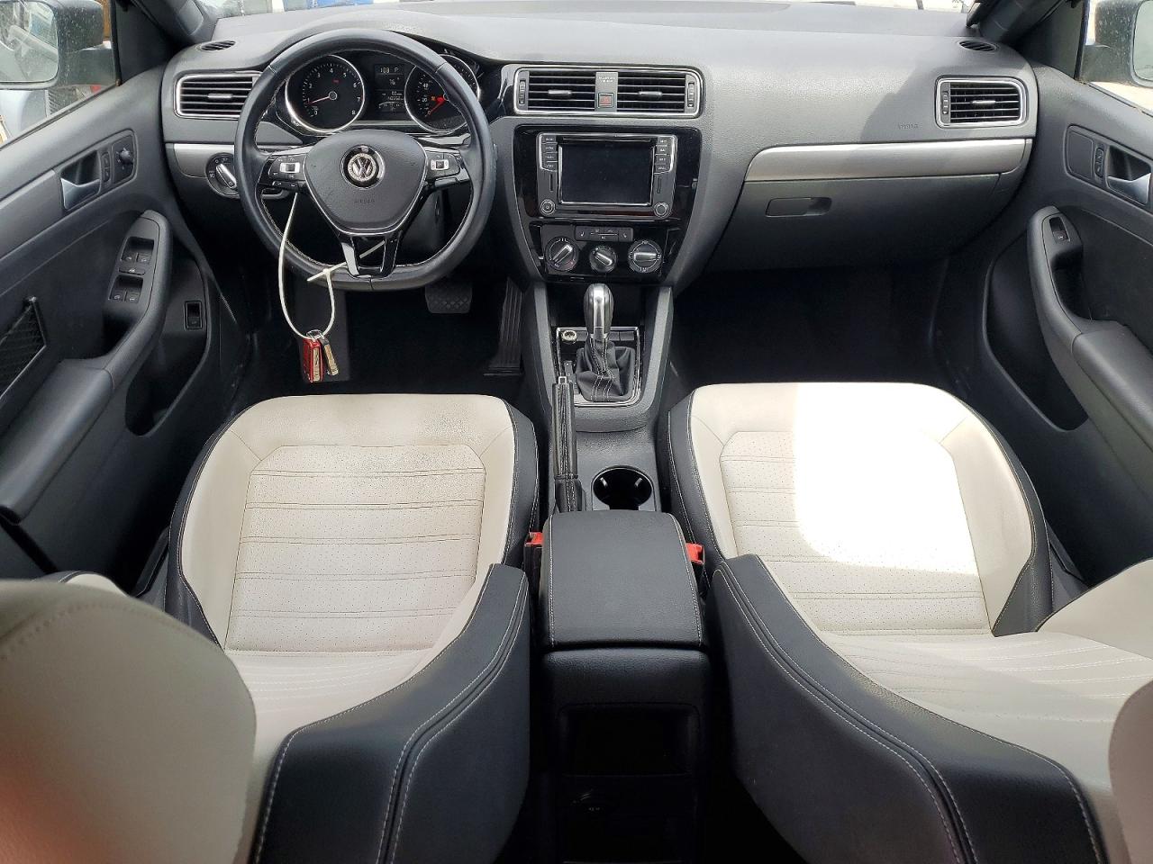 2017 VOLKSWAGEN JETTA SPORT photo 15