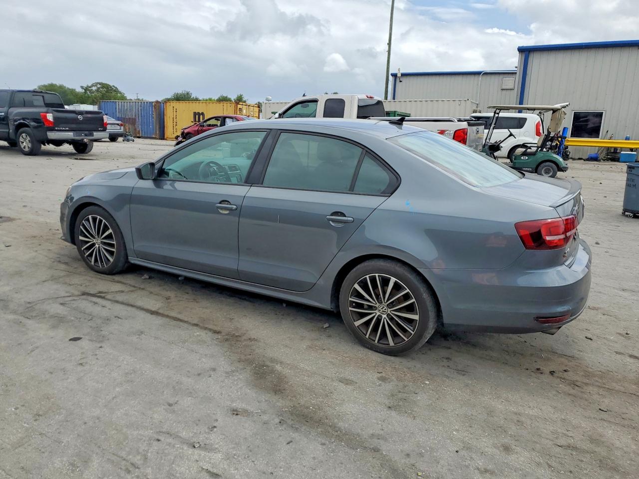 2017 VOLKSWAGEN JETTA SPORT photo 3