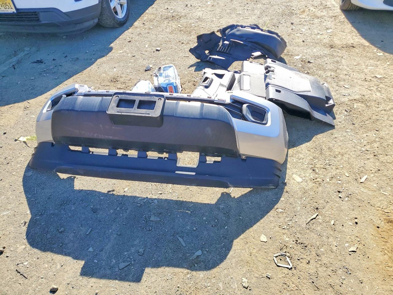 2021 TOYOTA TACOMA SR V6 photo 23
