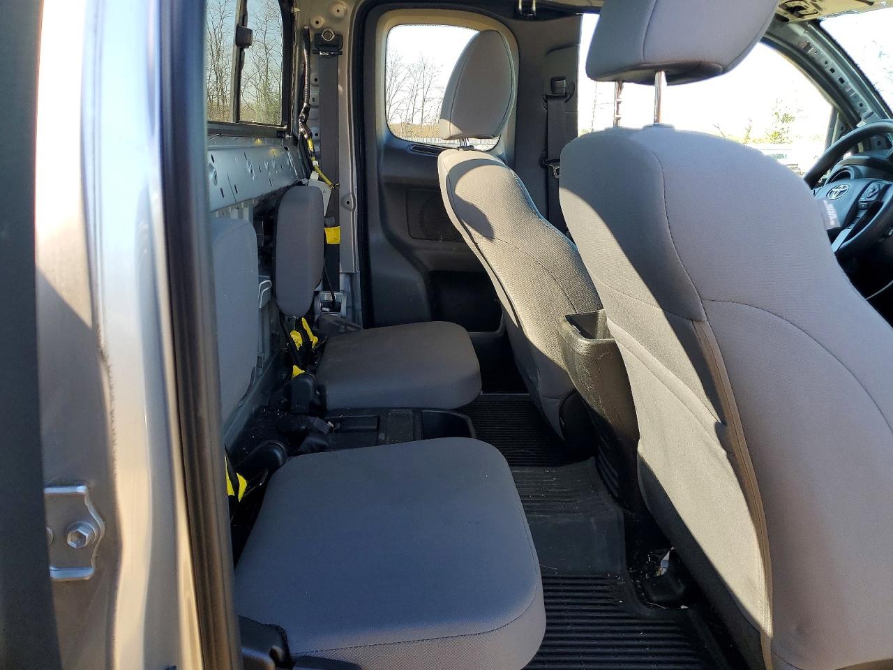 2021 TOYOTA TACOMA SR V6 photo 19