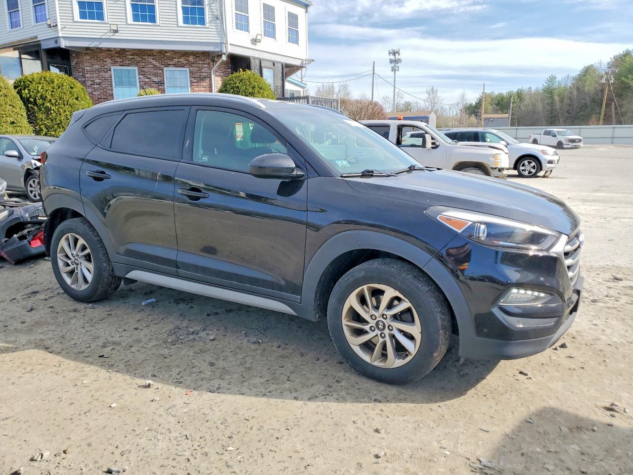 2017 HYUNDAI TUCSON SE photo 7