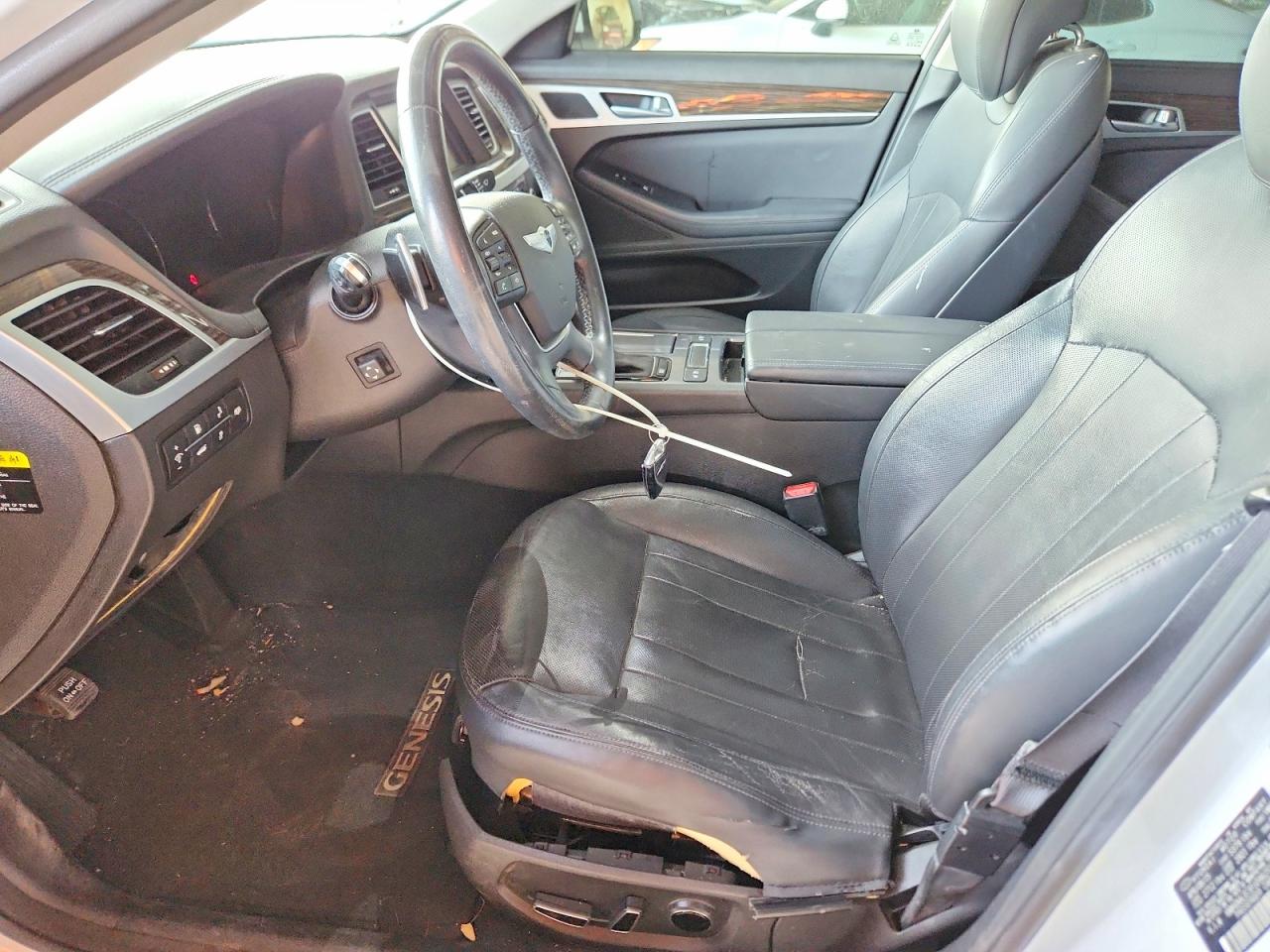 2015 HYUNDAI GENESIS 3.8L photo 7
