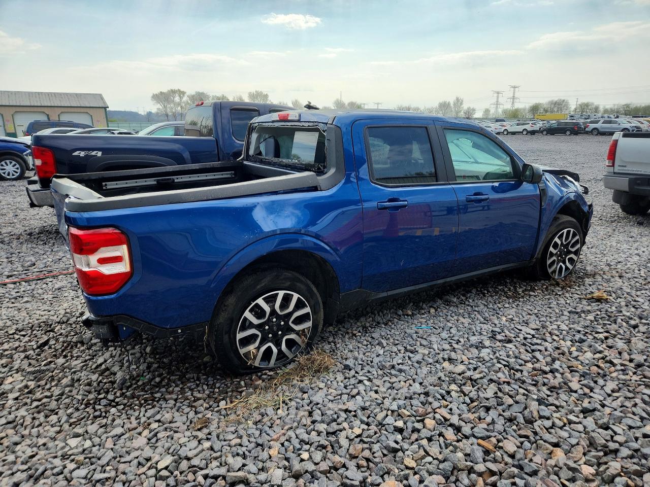 2024 FORD MAVERICK LARIAT photo 3