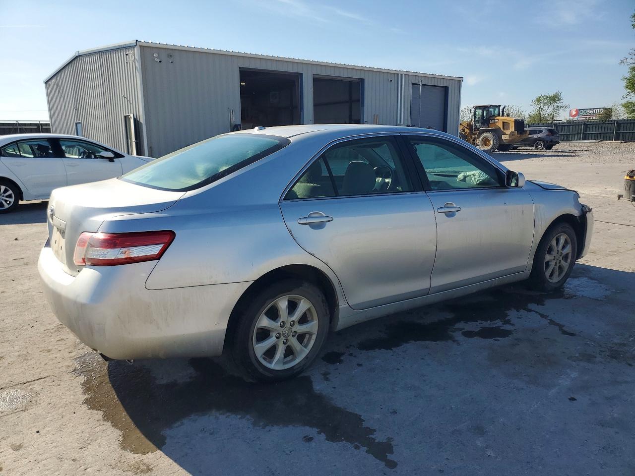 2011 TOYOTA CAMRY LE photo 7