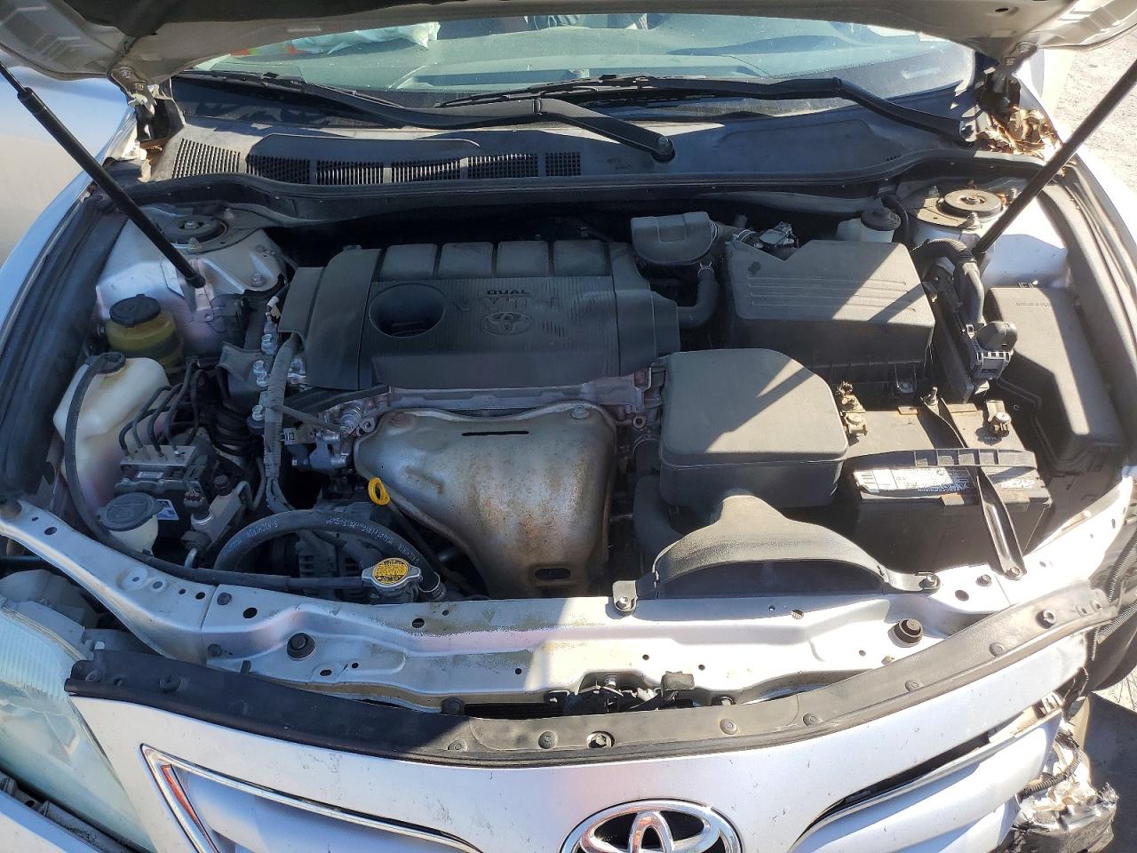 2011 TOYOTA CAMRY LE photo 31