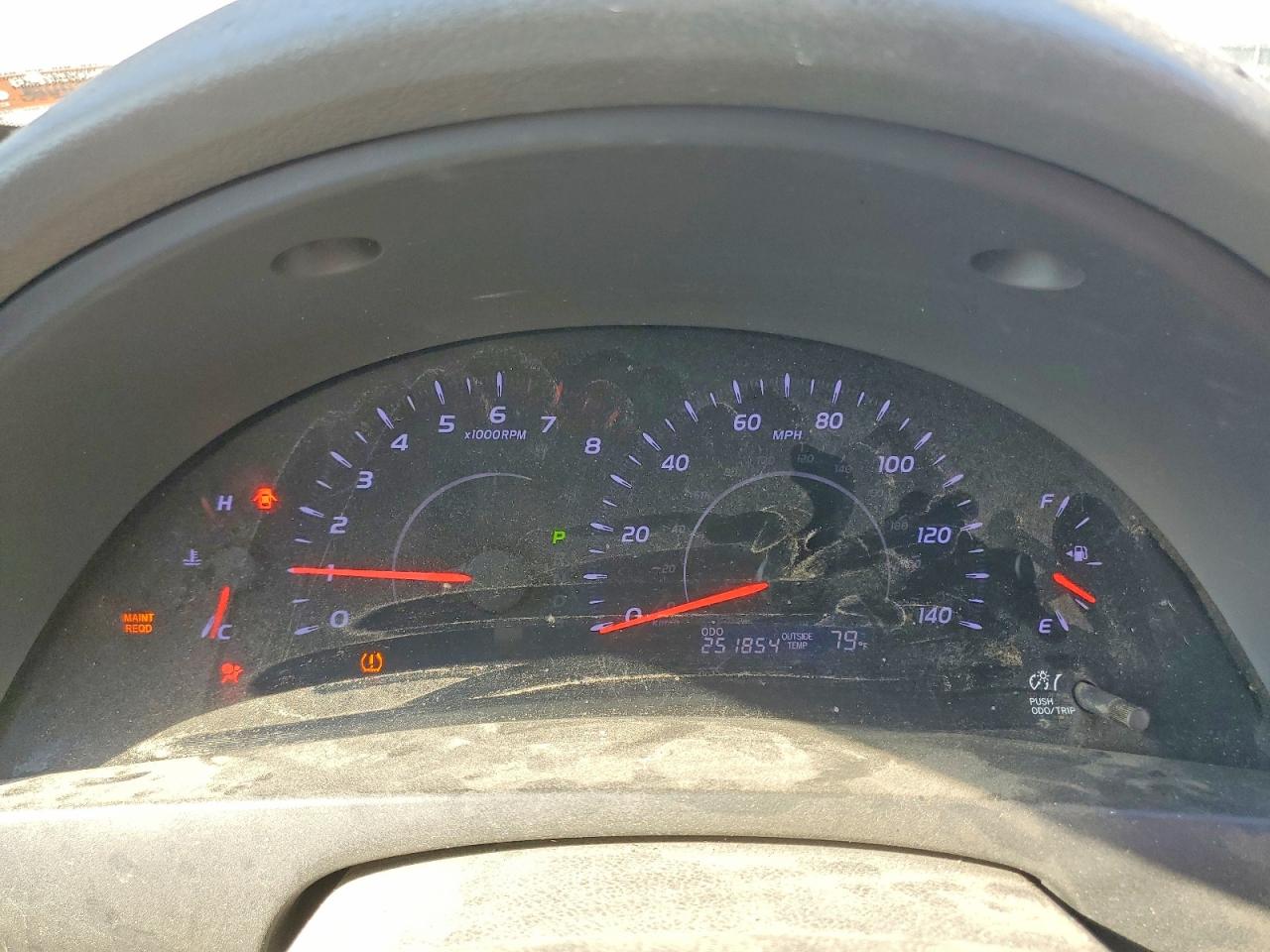 2011 TOYOTA CAMRY LE photo 25