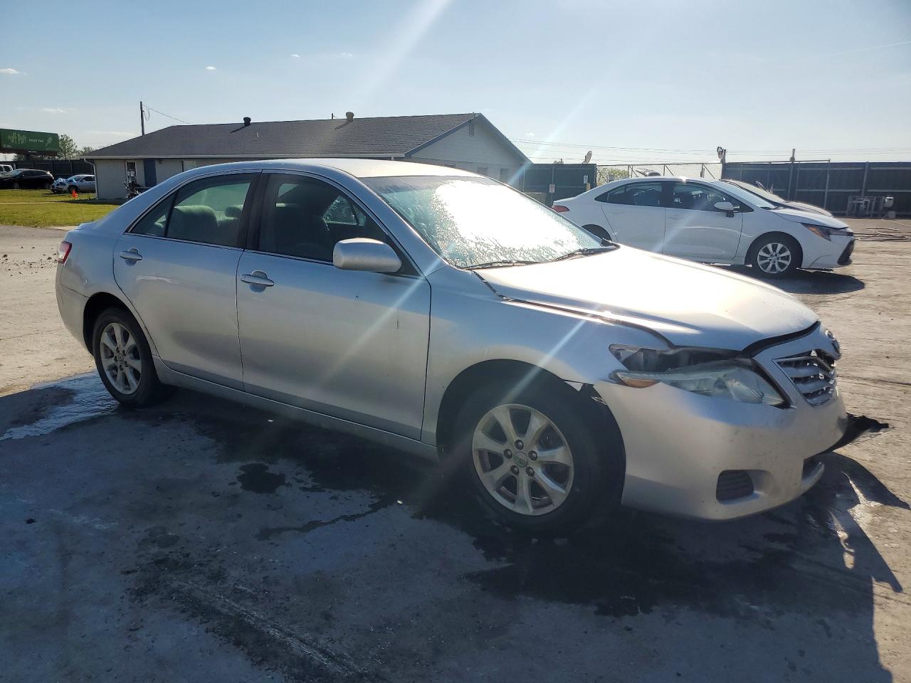 2011 TOYOTA CAMRY LE photo 10