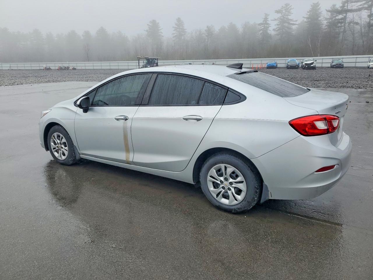 2019 CHEVROLET CRUZE LS photo 3