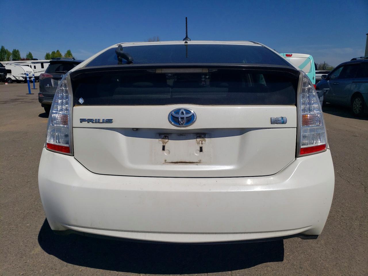 2010 TOYOTA PRIUS III photo 6