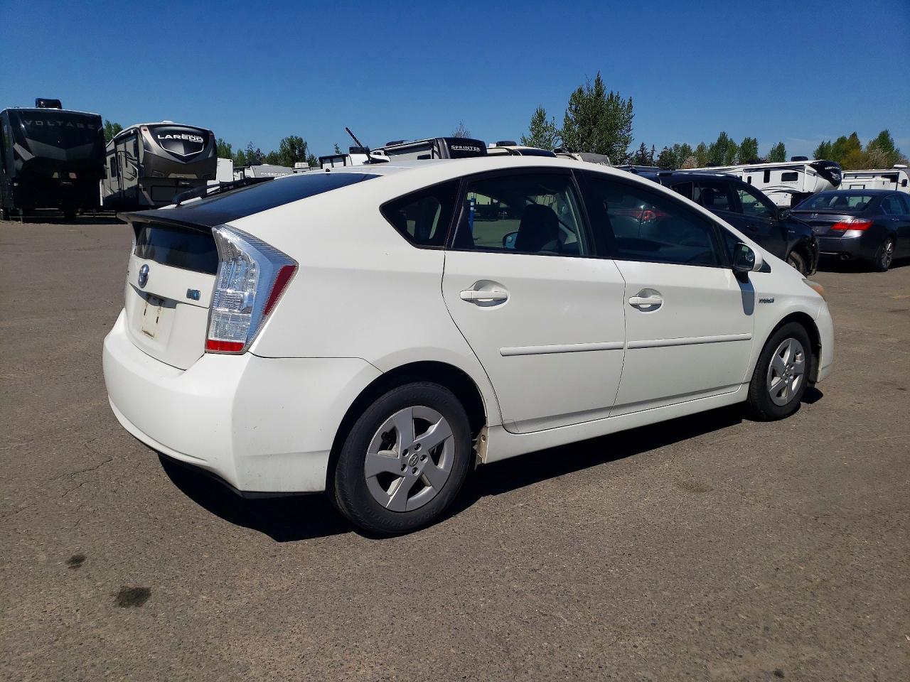 2010 TOYOTA PRIUS III photo 3