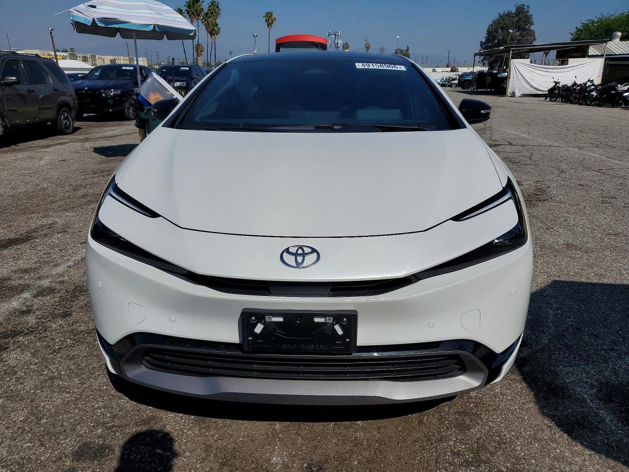 2024 TOYOTA PRIUS XLE photo 9