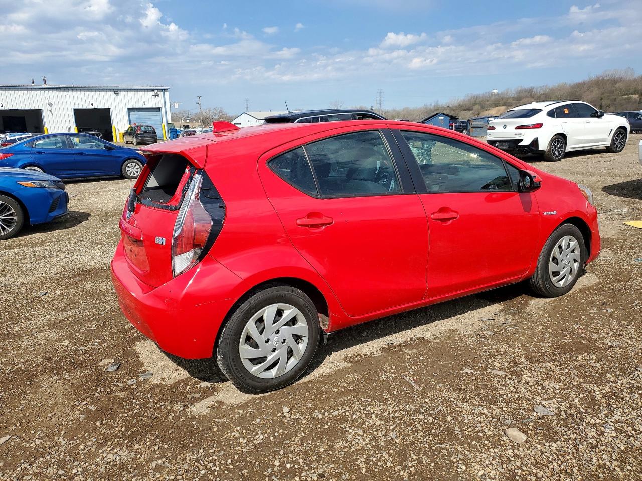 2015 TOYOTA PRIUS C TWO photo 7