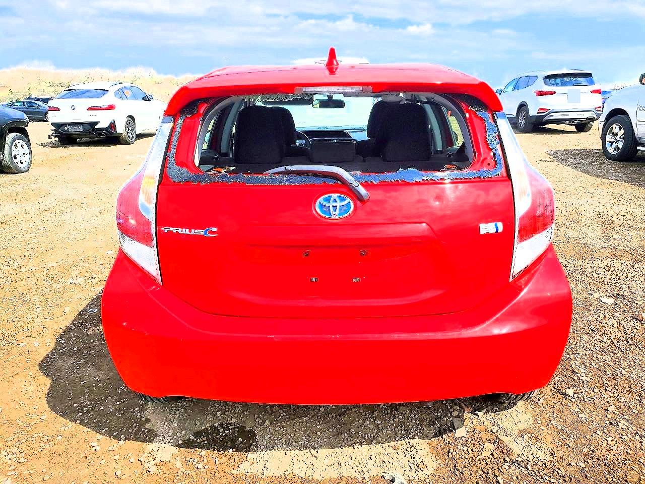 2015 TOYOTA PRIUS C TWO photo 16