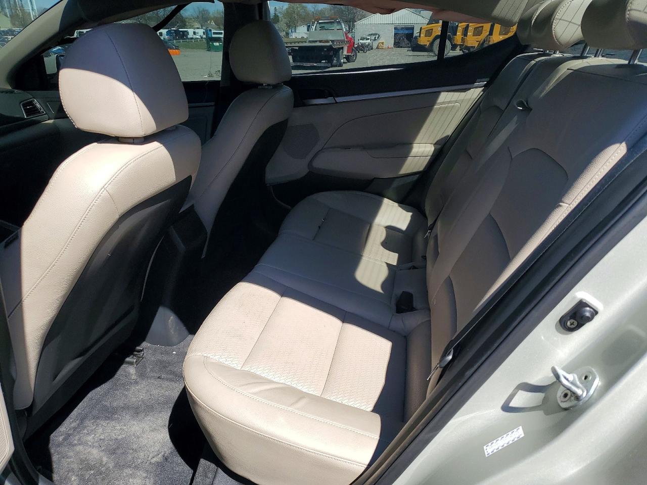 2017 HYUNDAI ELANTRA LIMITED photo 10