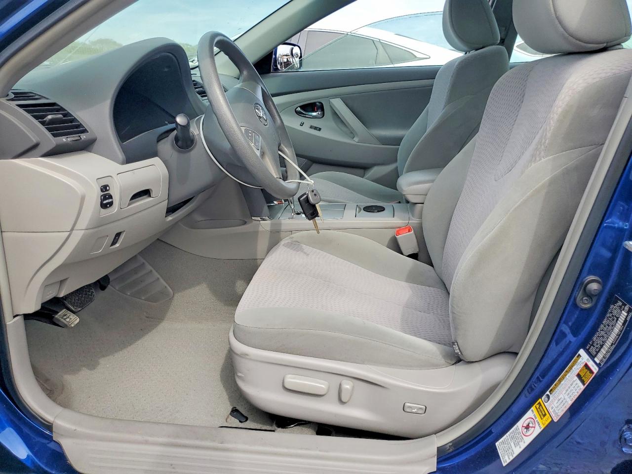 2011 TOYOTA CAMRY LE photo 19