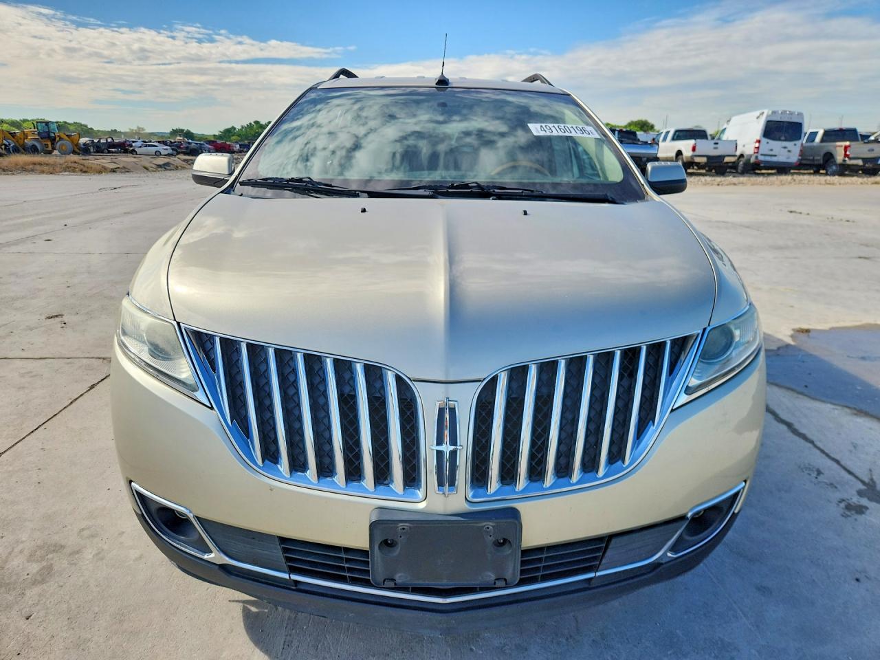 2011 LINCOLN TOWNHOUSE MKX photo 5