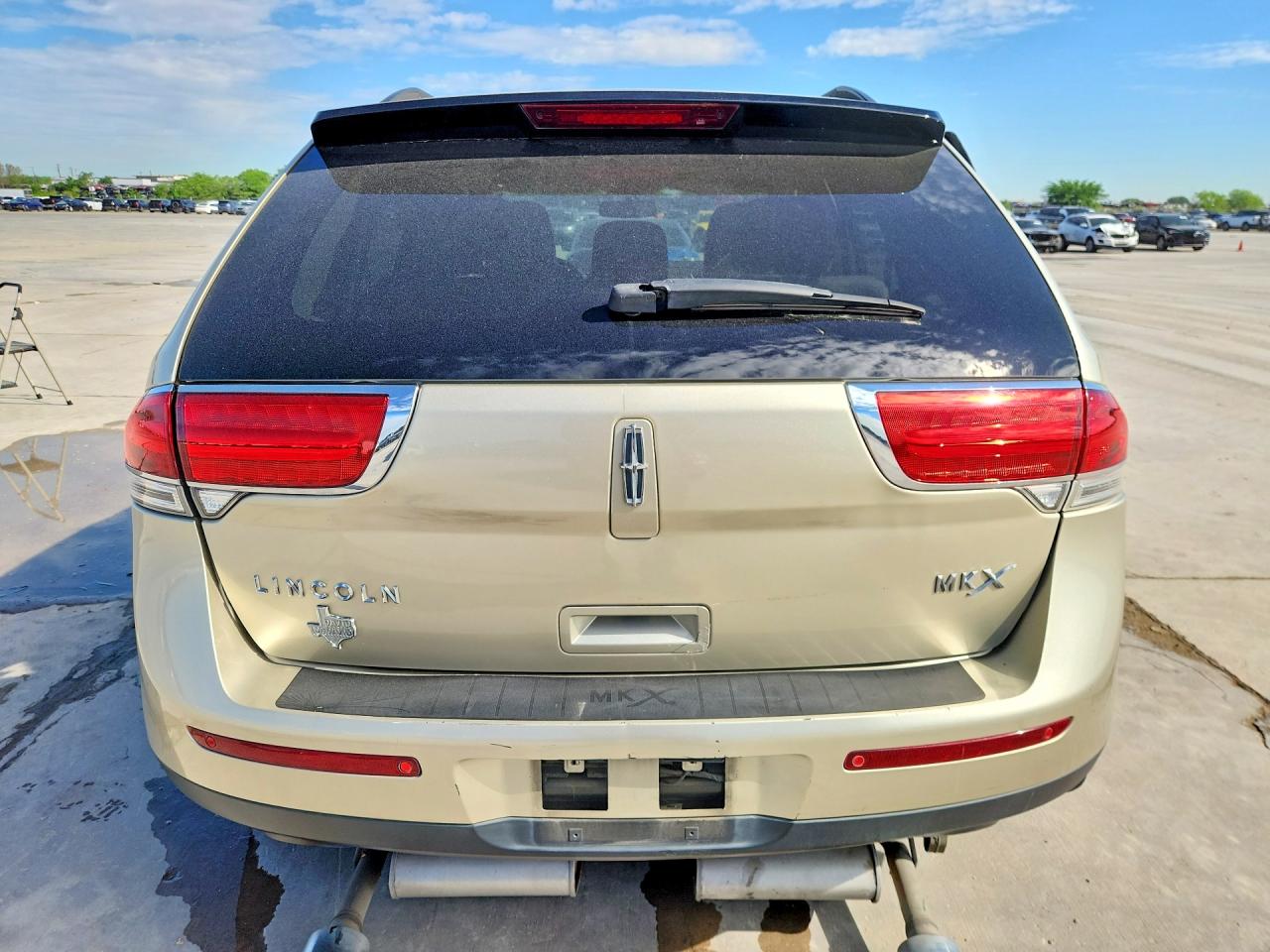 2011 LINCOLN TOWNHOUSE MKX photo 6